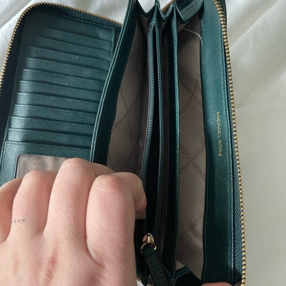 Michael Kors zip wallet/wristlet - Picture 5 of 6